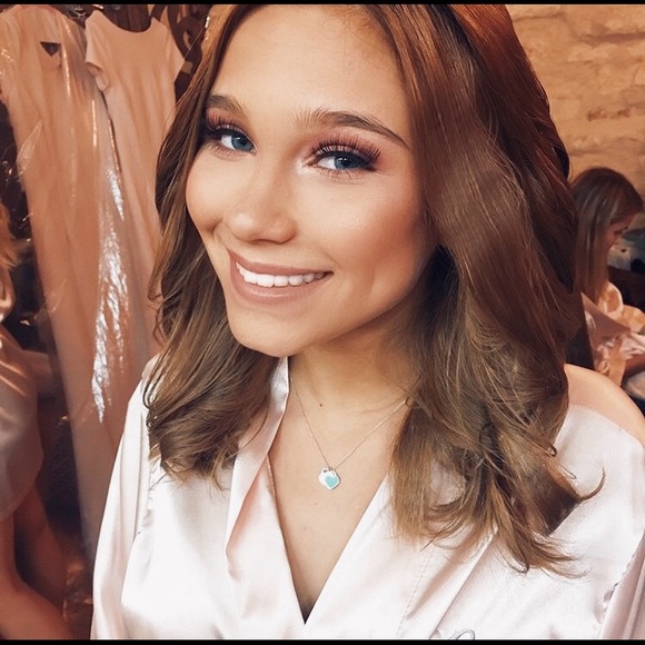 Meet your Posher ⚡️Leah⚡️ - Picture 3 of 8